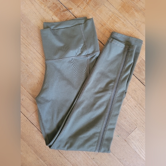 Aerie,  High-Waisted Chill Play‎ Move Leggings, Sage Green , Size Medium - Picture 7 of 7
